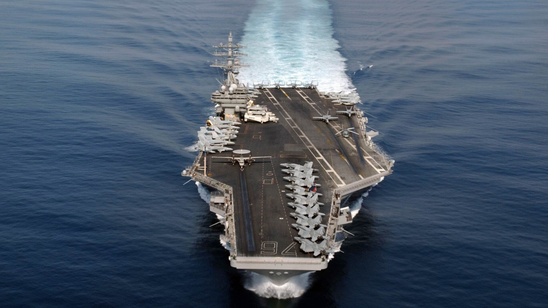 JIUYOU.COM-_全球滑板社区联合赛事：青春狂欢的极限表达_，滑板上舞动的青春