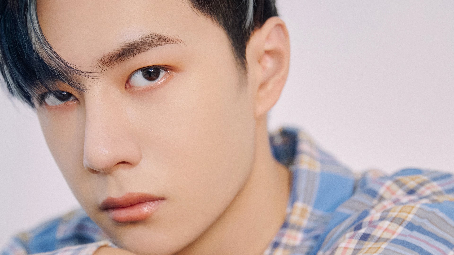 梅赛德斯车队在新加坡大奖赛中表现强劲,梅赛德斯演出