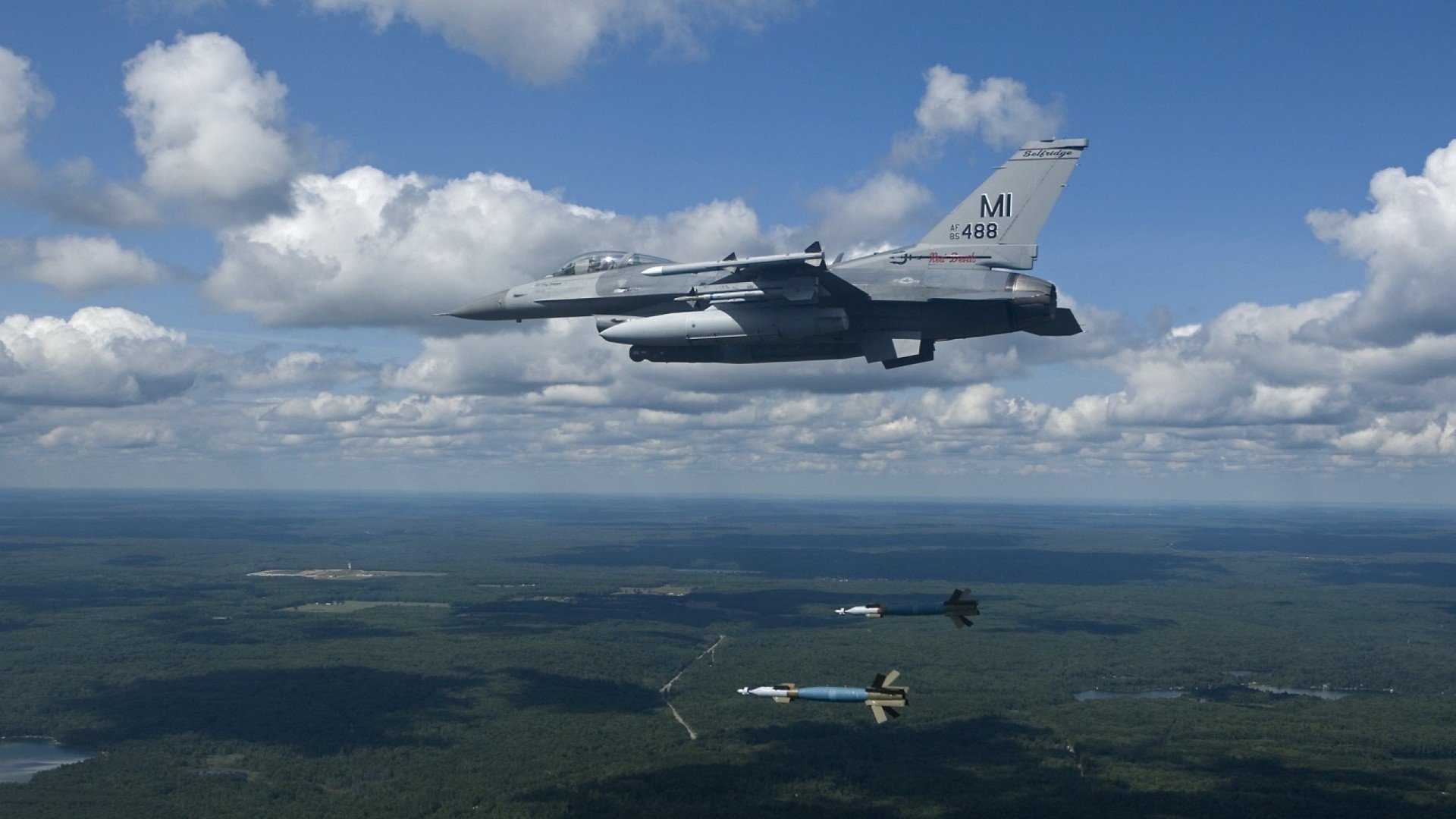 九游登录中心-西甲：皇马在主场3-0完胜巴萨，榜首之争激烈爆发，皇马3-3巴萨