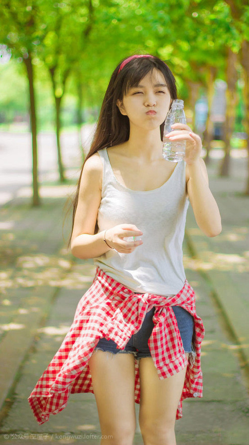 曼联在激烈比拼中逆转获胜,提升积分追赶榜首